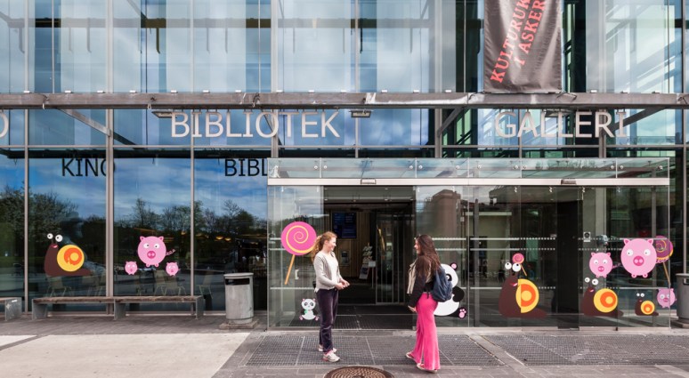 Main entrance to the library and cinema