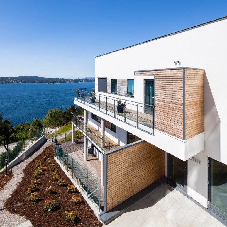 Large terrace areas over looking the Fjords on this modern terraced property in Bergen.