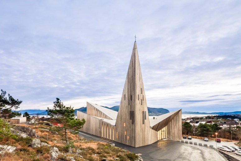 Frontal view of Knarvik Church / Knarvik Kirke, Norway designed by Reiulf Ramstad Arkitekter.