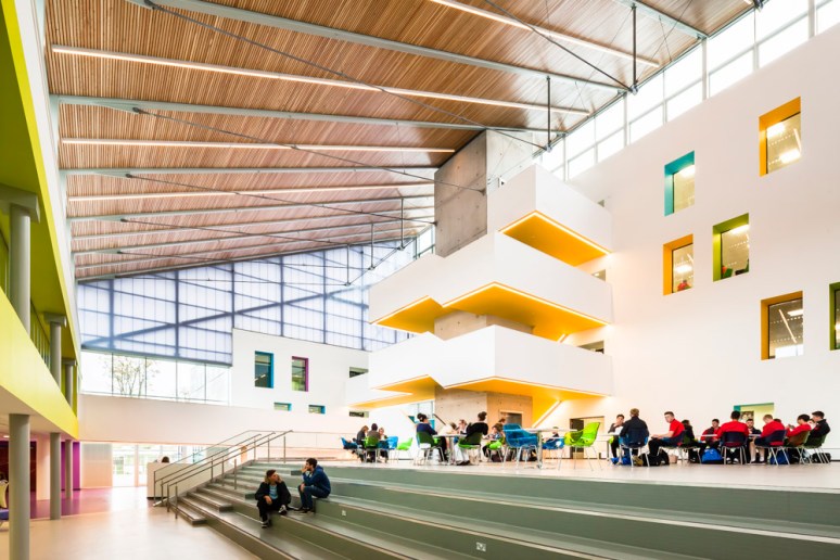 Overview of the central hub area North Hertforshire College designed by Scott Brownrigg, Hitchin, UK