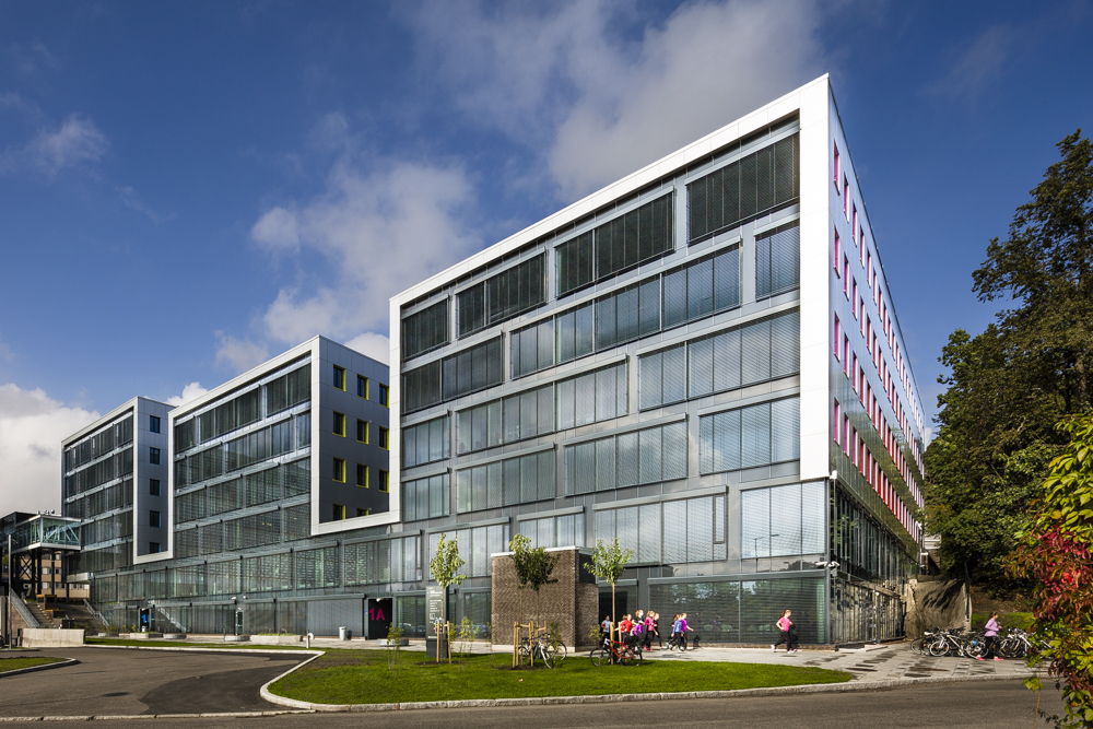 Front facade of Oslo Cancer Cluster, Norway, Dark and Arkitektpartner, Hundven-Clements Photography.