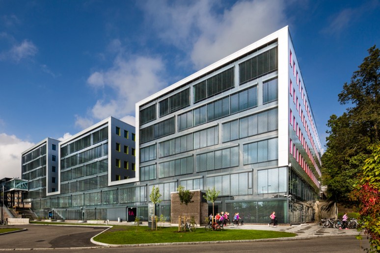Front facade of Oslo Cancer Cluster, Norway, Dark and Arkitektpartner, Hundven-Clements Photography.