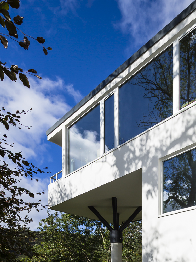 Rieber Mohns Vei residential property designed by Entilen Arkitekter, Bergen, Norway, images by Hundven-Clements Photography.