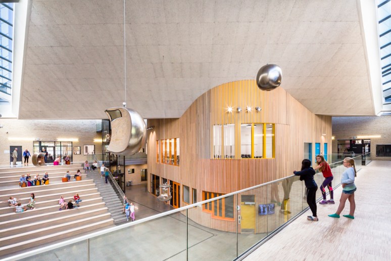 Main atrium at Hegg Skole, Oslo, designed by L2 Arkitektur, photographed by Hundven-Clements Photography
