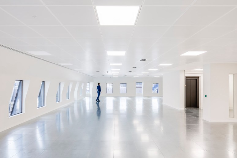 Typical Cat A office floor at 41 Eastcheap Street, designed by Ben Adams Architects, London, UK.